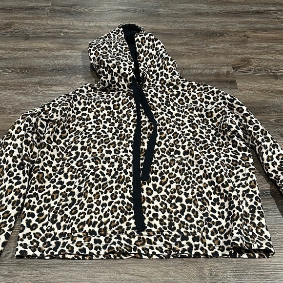 Velvet Women’s Cheetah Hoodie - Size Small - Picture 1 of 4